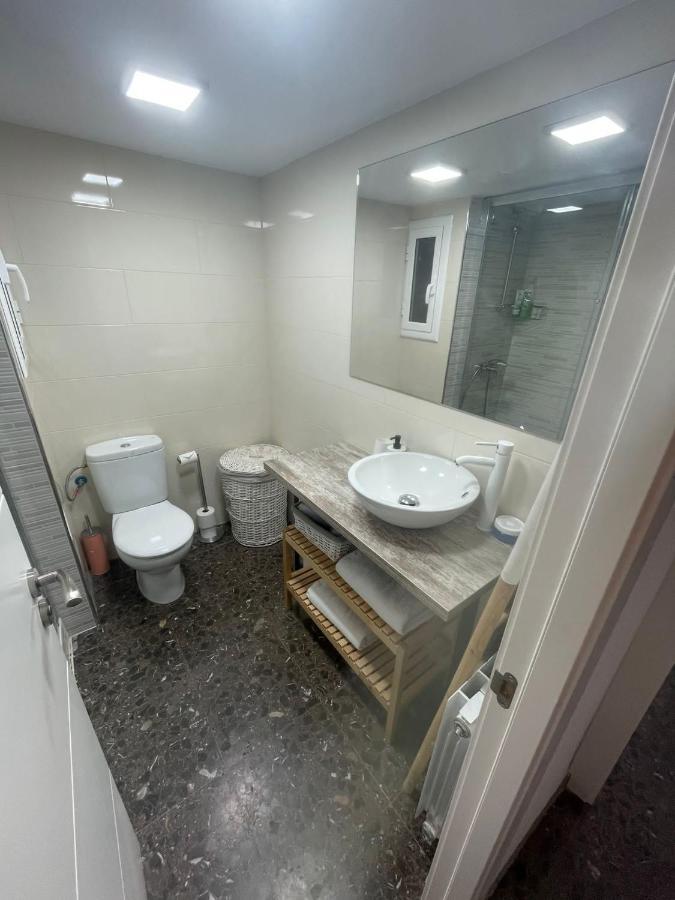 Family-Friendly Home In Central Barcelona 4Bdr Exterior photo