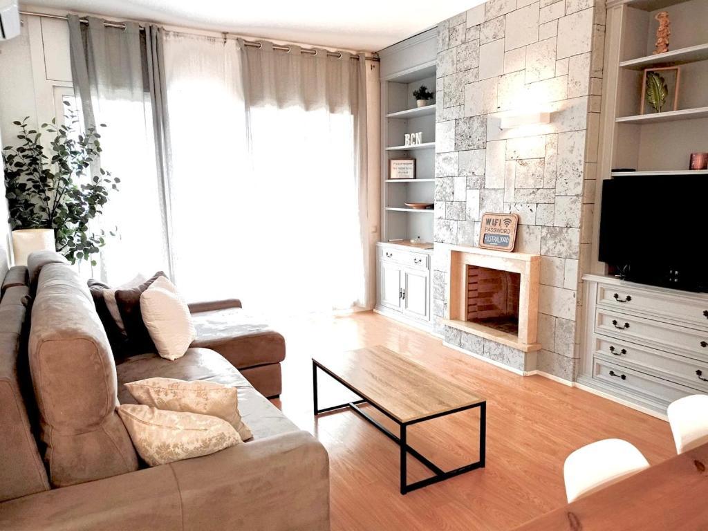 Family-Friendly Home In Central Barcelona 4Bdr Exterior photo